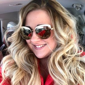 Meet your Posher, Peri